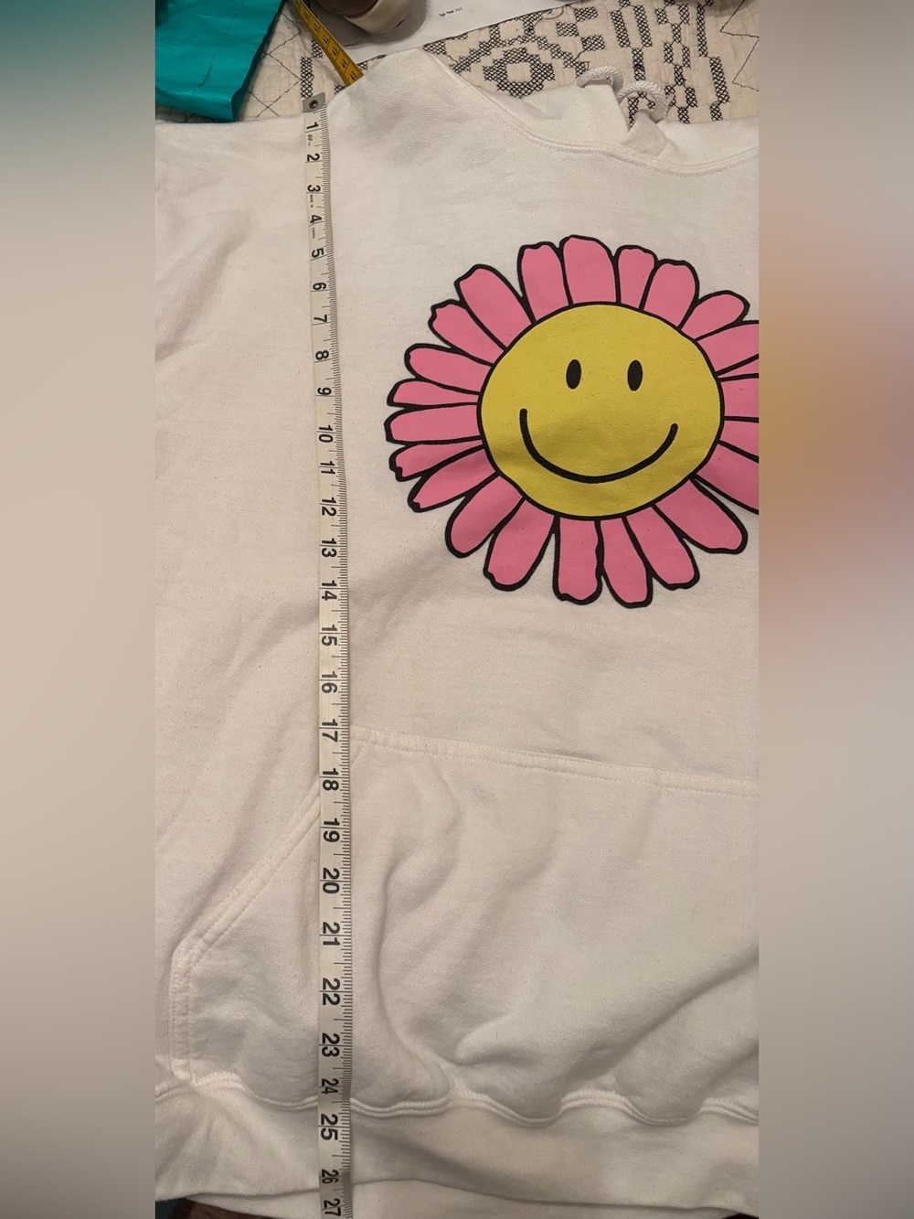 Altar'd State White Hoodie with Pink & Yellow Daisy Graphic L - Picture 5 of 5